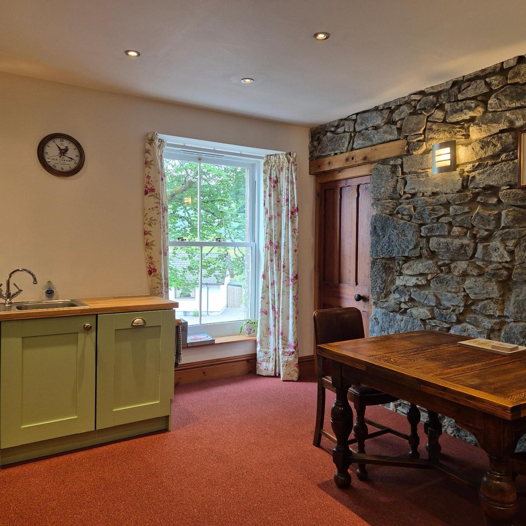 The Old Convent Holiday Apartments Fort Augustus Exteriör bild
