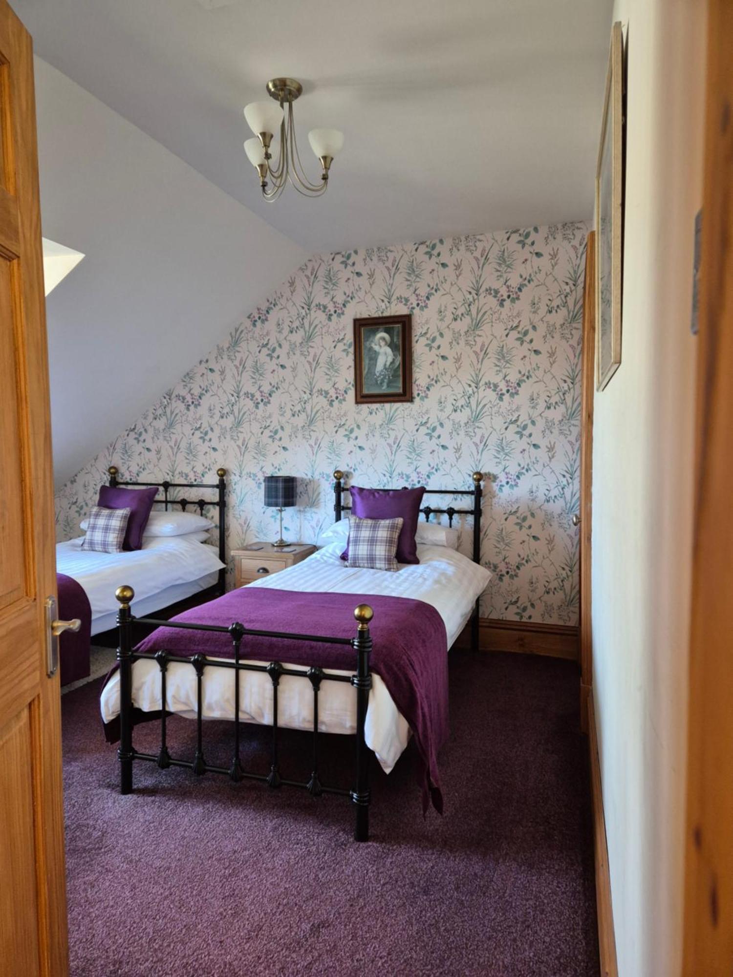 The Old Convent Holiday Apartments Fort Augustus Exteriör bild
